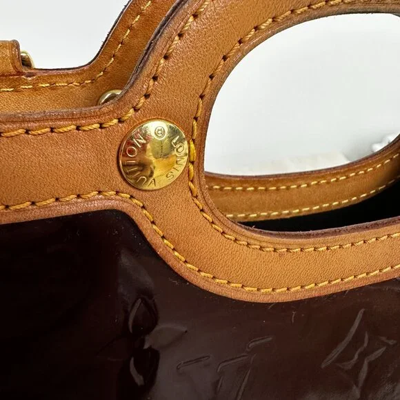 Louis Vuitton Amarante Monogram Vernis Roxbury Drive Bag - Picture 8 of 12